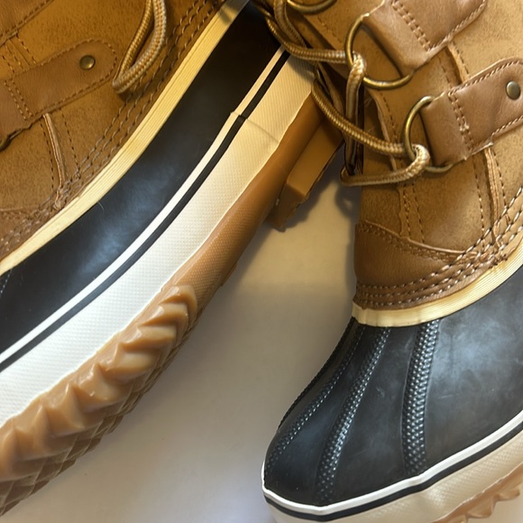 Woman’s Ella Waterproof Boot - Picture 4 of 8